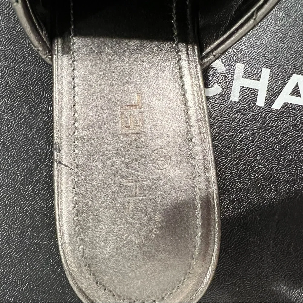 CHANEL DK SILVER / black Mules 2017 C9981 chain detail size 35 EUC